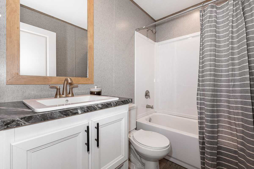 Marton-Mariner-GuestBath_01