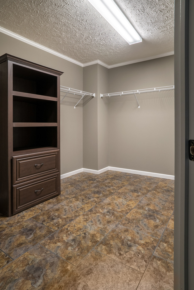Lucedale-Kabco_MDFS_24-32_Closet_4248-1-scaled